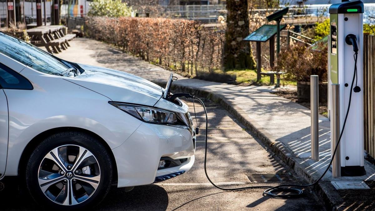 Punto de recarga de coche eléctrico.