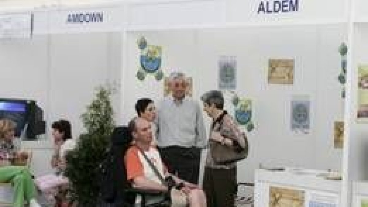 La Asociación de Esclerosis Múltiple, en la carpa de San Marcelo