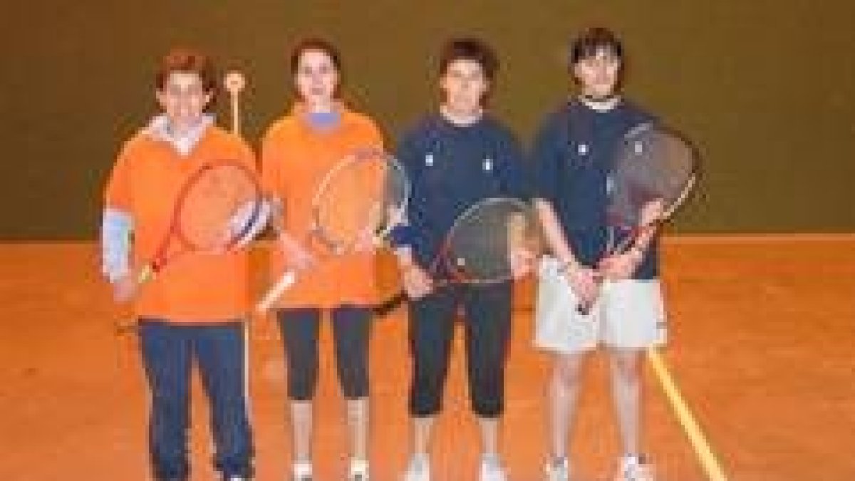 El equipo masculino, foto superior, se impuso a Palencia en la final y el femenino derrotó a Soria