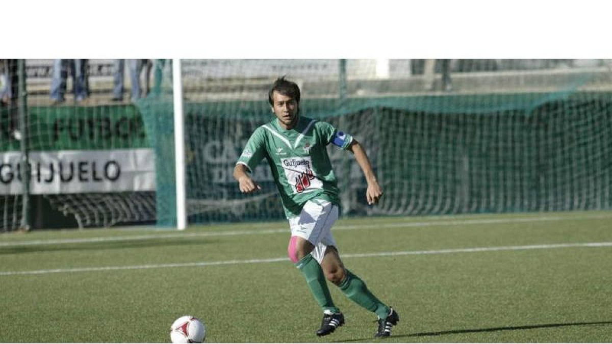 Álvaro Tejedor, central del CD Guijuelo, es el nuevo fichaje de la Cultural y Deportiva Leonesa.