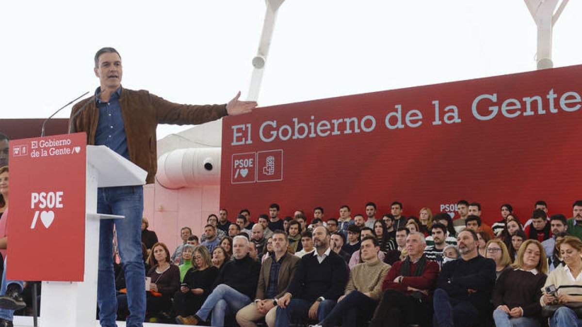 Pedro Sánchez participa en Valladolid en un acto de partido. NACHO GALLEGO