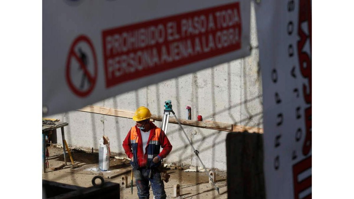 El encarecimiento de las hipotecas ralentiza la recuperación que el mercado inmobiliario mostraba en los últimos años. FERNANDO OTERO