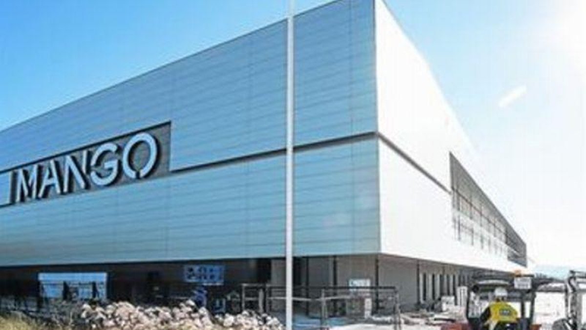 El centro logístico de Mango en Lliçà d'Amunt, poco antes de su puesta en marcha.