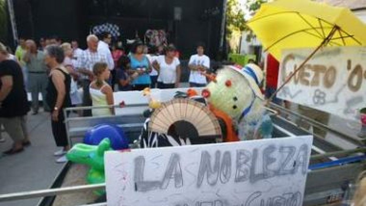 Imagen del concurso de calabazas gigantes celebrado ayer en Cueto.