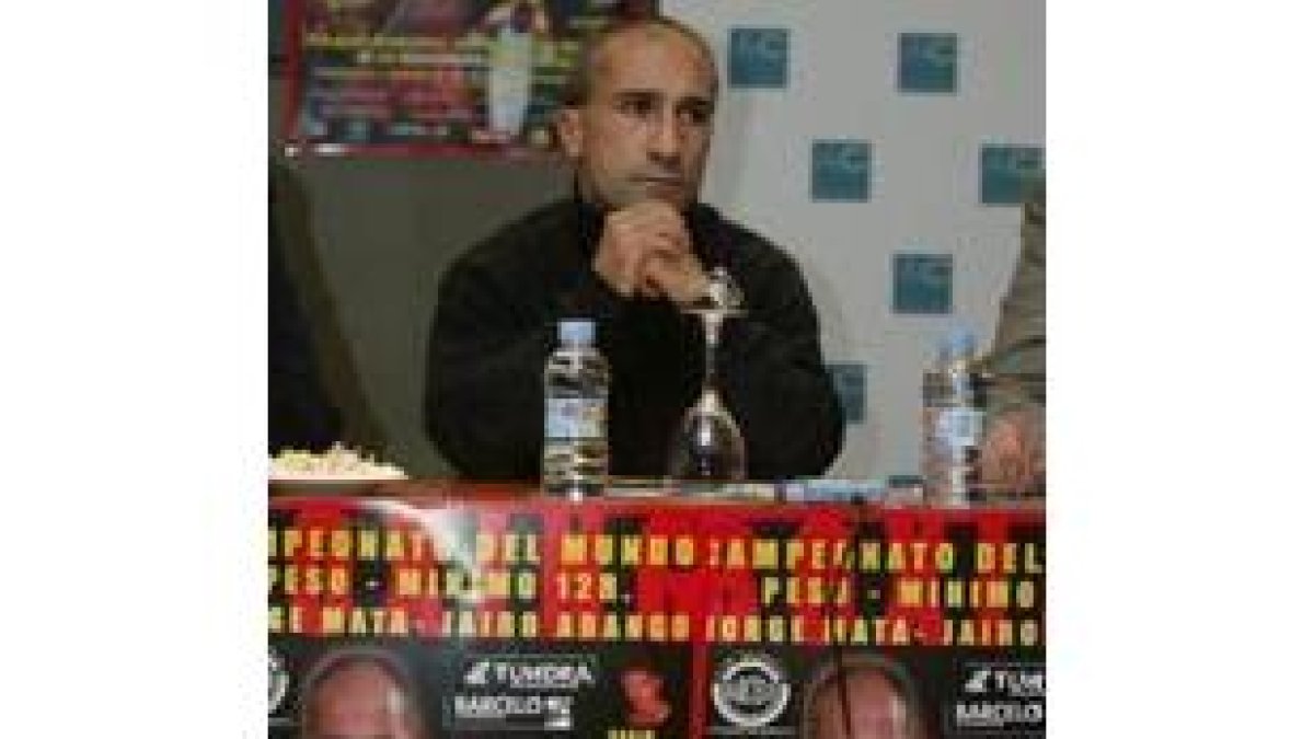 El púgil leonés Jorge Mata en la presentación del velada, celebrada ayer