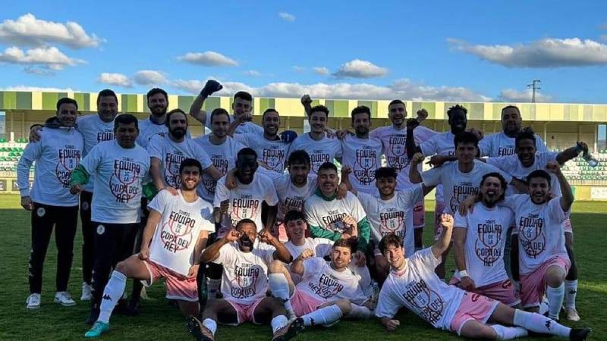 El Atlético Astorga celebró su clasificación para disputar la Copa del Rey 2023-2024. ATLÉTICO ASTORGA