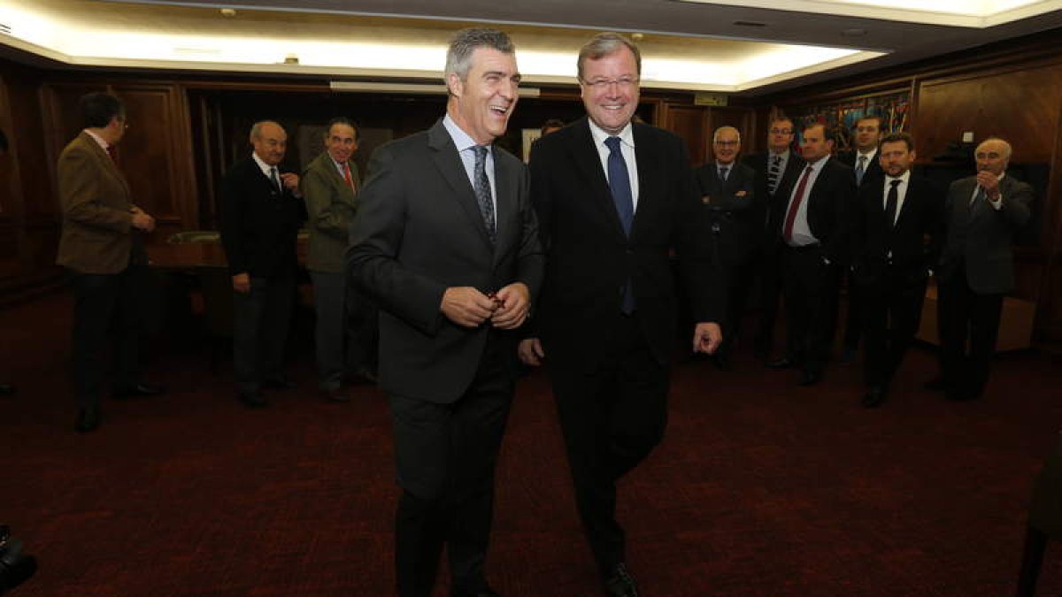 Cepedano y Silván, con la nueva directiva de la Fele. ramiro