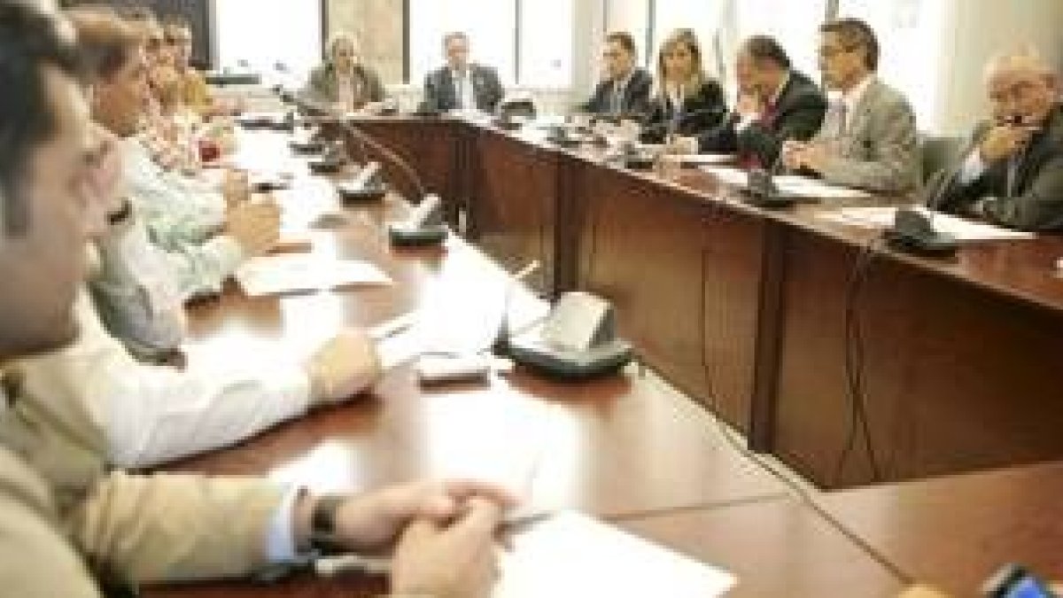 El consorcio del transporte metropolitano está formado por la Junta y once ayuntamientos