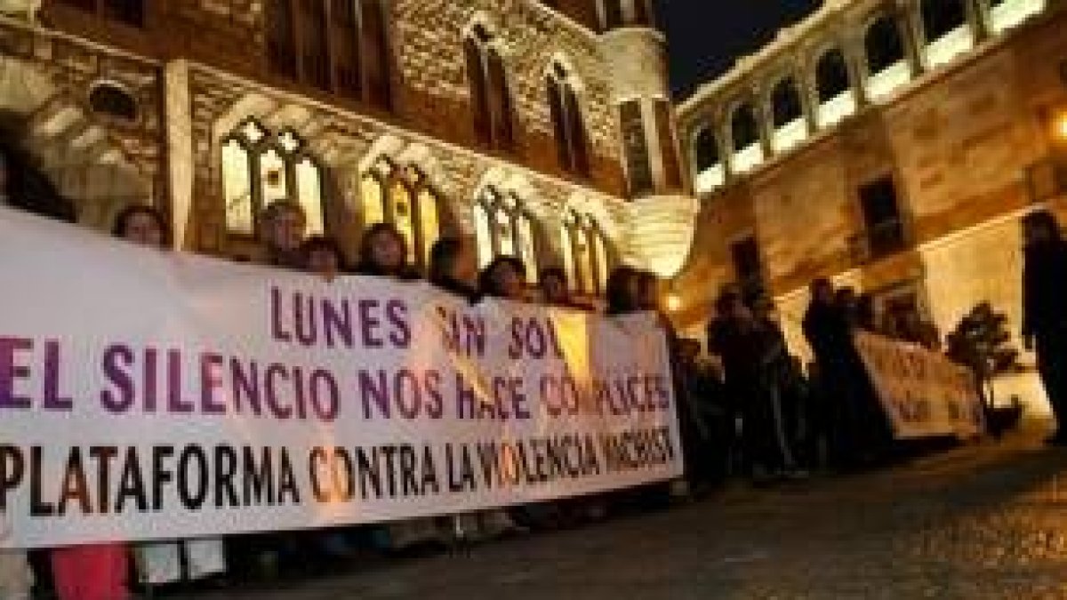 La plataforma Lunes sin sol volvió a concentrarse en Botines