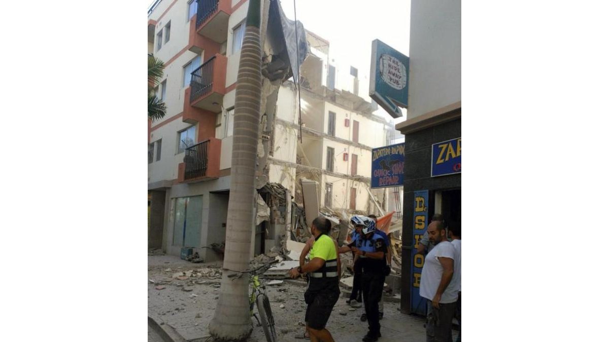 Derrumbe de un edificio en Los Cristianos, Tenerife.