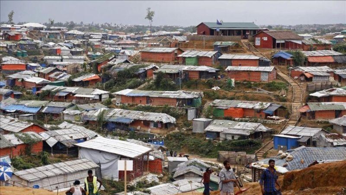Vista del mayor campo de refugiados del mundo, Kutupalong en Bangladés.