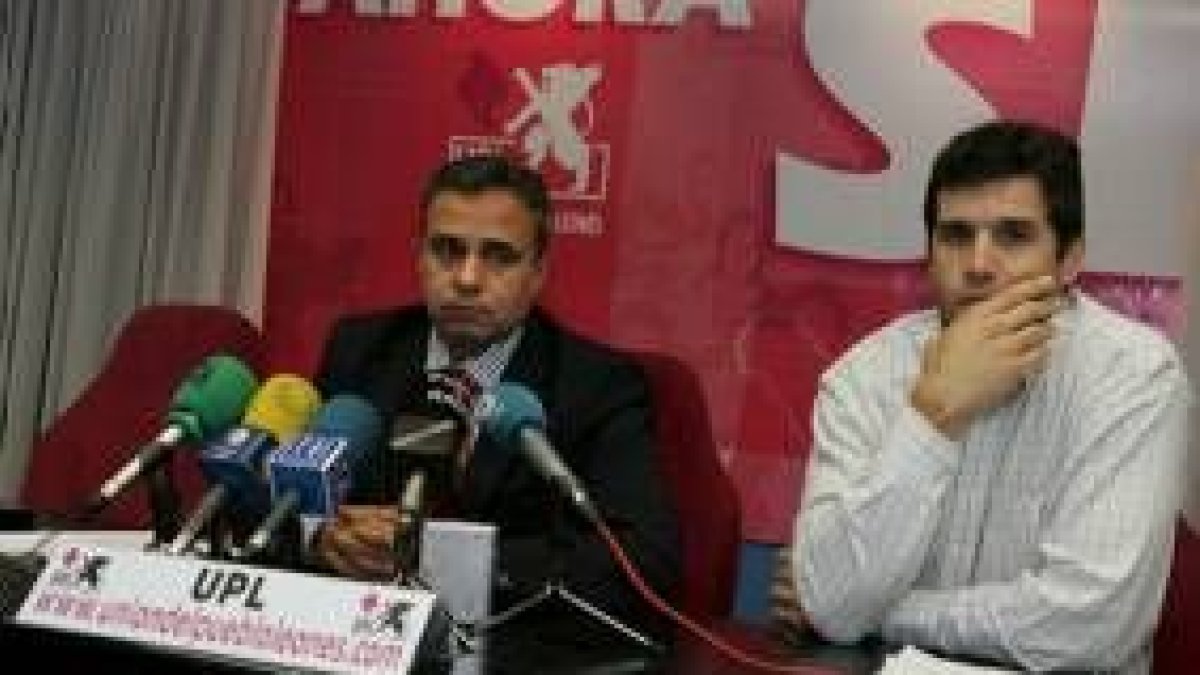 Joaquín Otero y Héctor Castresana, ayer en la exposición de preguntas que realizaron en el Pleno