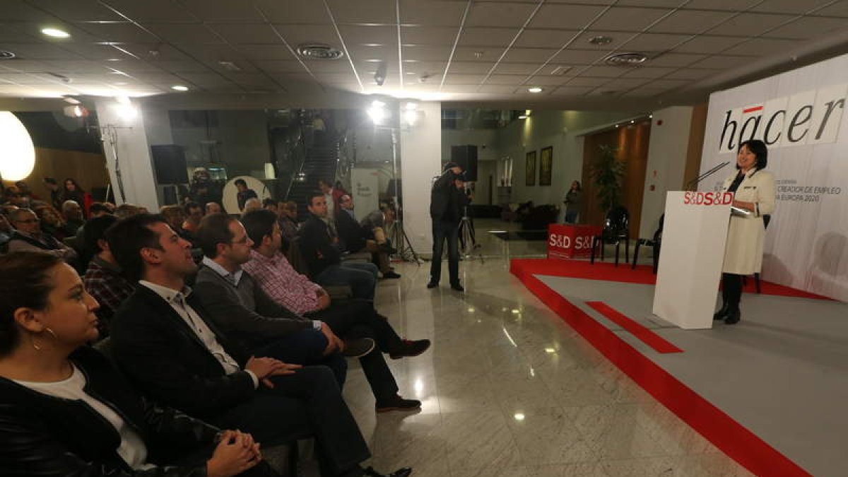 Marqués, con Iratxe García, Luis Tudanca, César Luena y Tino Rodríguez, en primera línea.