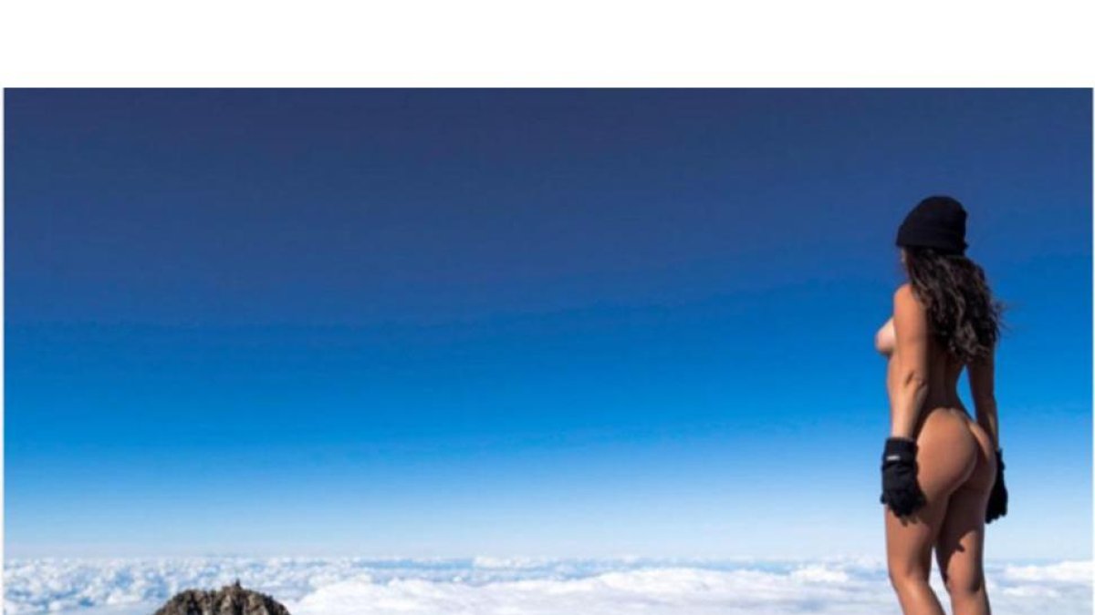 La modelo Playboy Jaylene Cook desnuda sobre el monte Taranaki en la foto de la polémica.