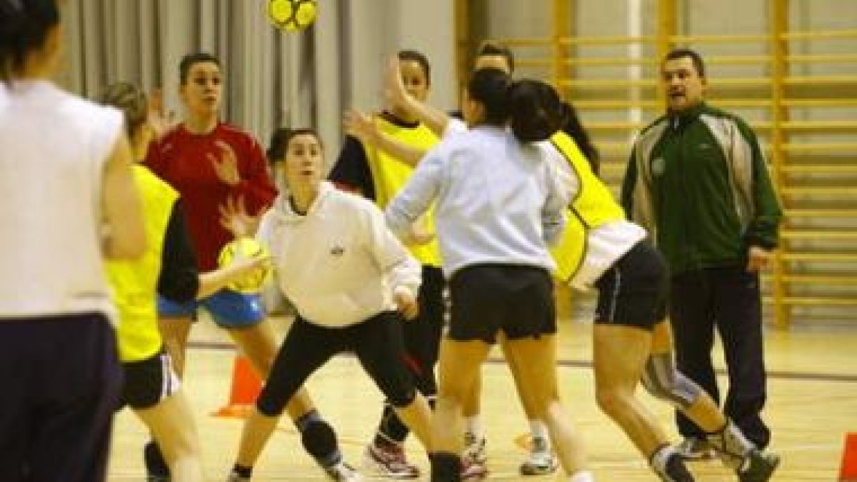 La plantilla del Cleba durante un entrenamiento.