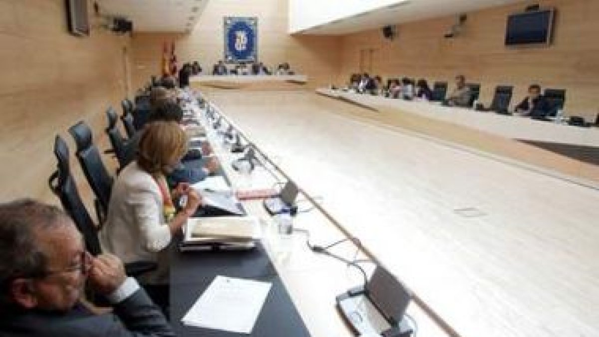 Distintas comisiones de las Cortes autonómicas tendrán actividad esta semana.