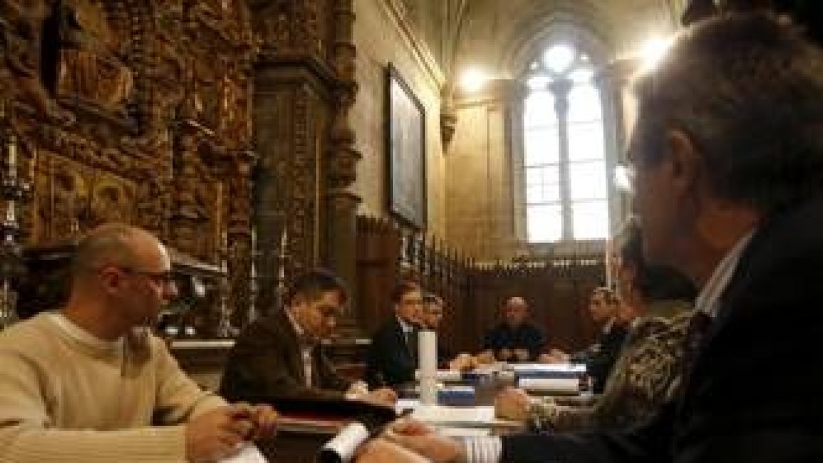 Reunión en la Catedral de los miembros de la comisión de seguimiento de «El sueño de la luz»