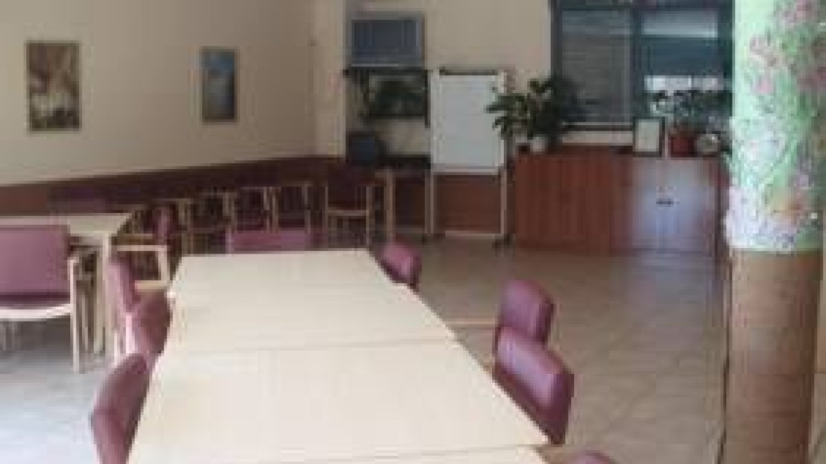 Aula que acoge a las personas que participan en la unidad de respiro de Villaquilambre