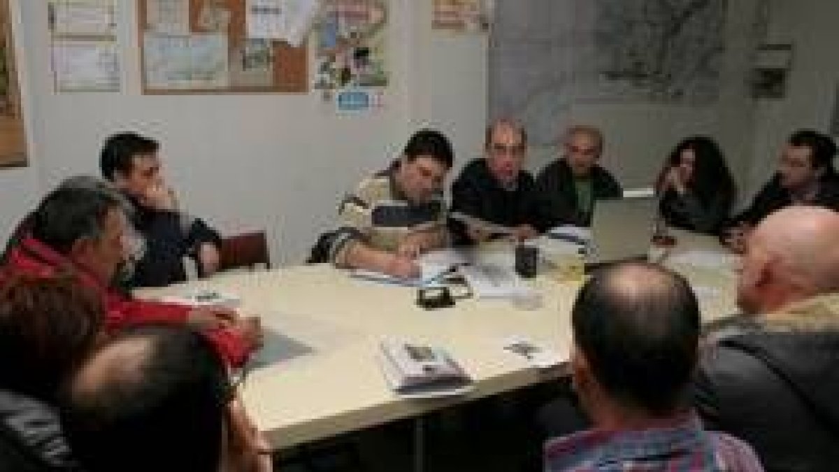 La reunión se celebró sin presencia de los medios, aunque la asamblea dejó que se tomaran imágenes
