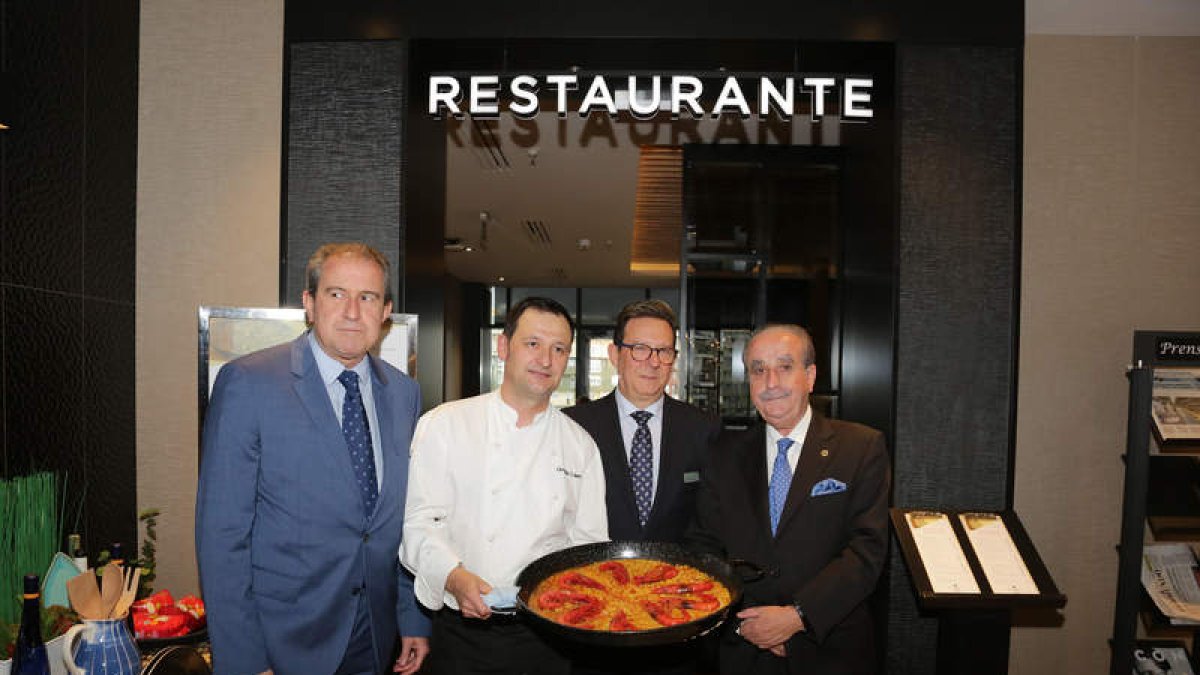 El maestro arrocero José Manuel Martínez ha trabajado con chefs como Sergio Fernández. SECUNDINO PÉREZ