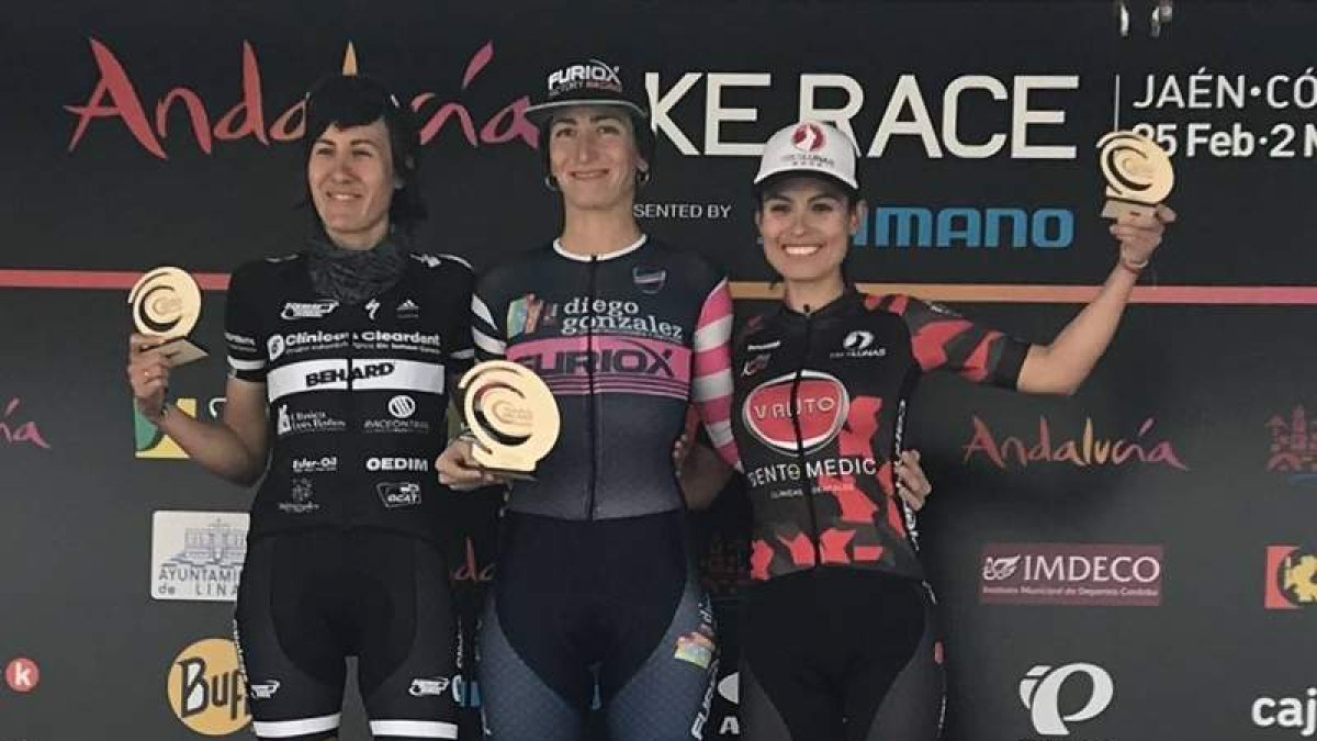 Mónica Restrepo volvió a quedar entre las tres mejores en una etapa marcada por el frío. DL