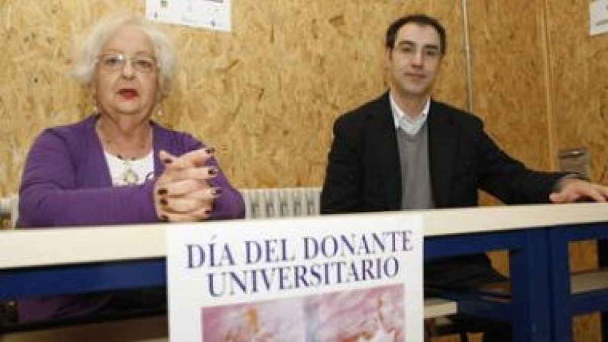La presidenta de Alcer, Candelas Soto, ayer en la Universidad.