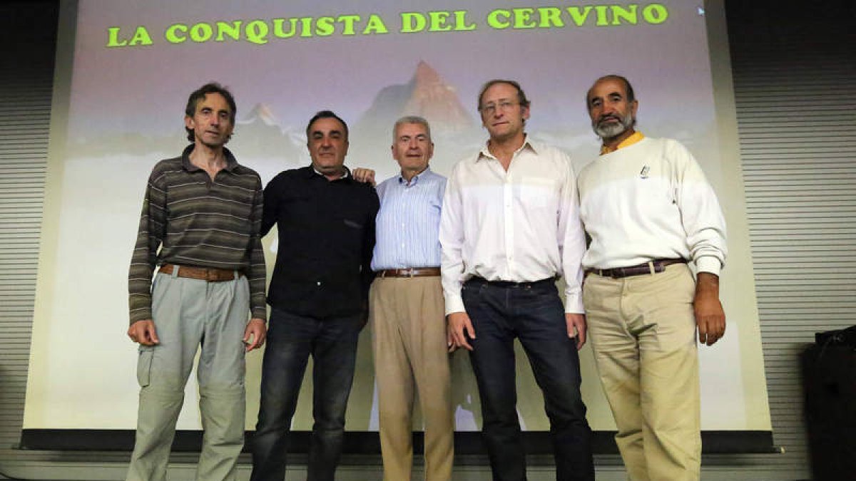 Los ponentes sobre el Cervino ayer en el Ayuntamiento.