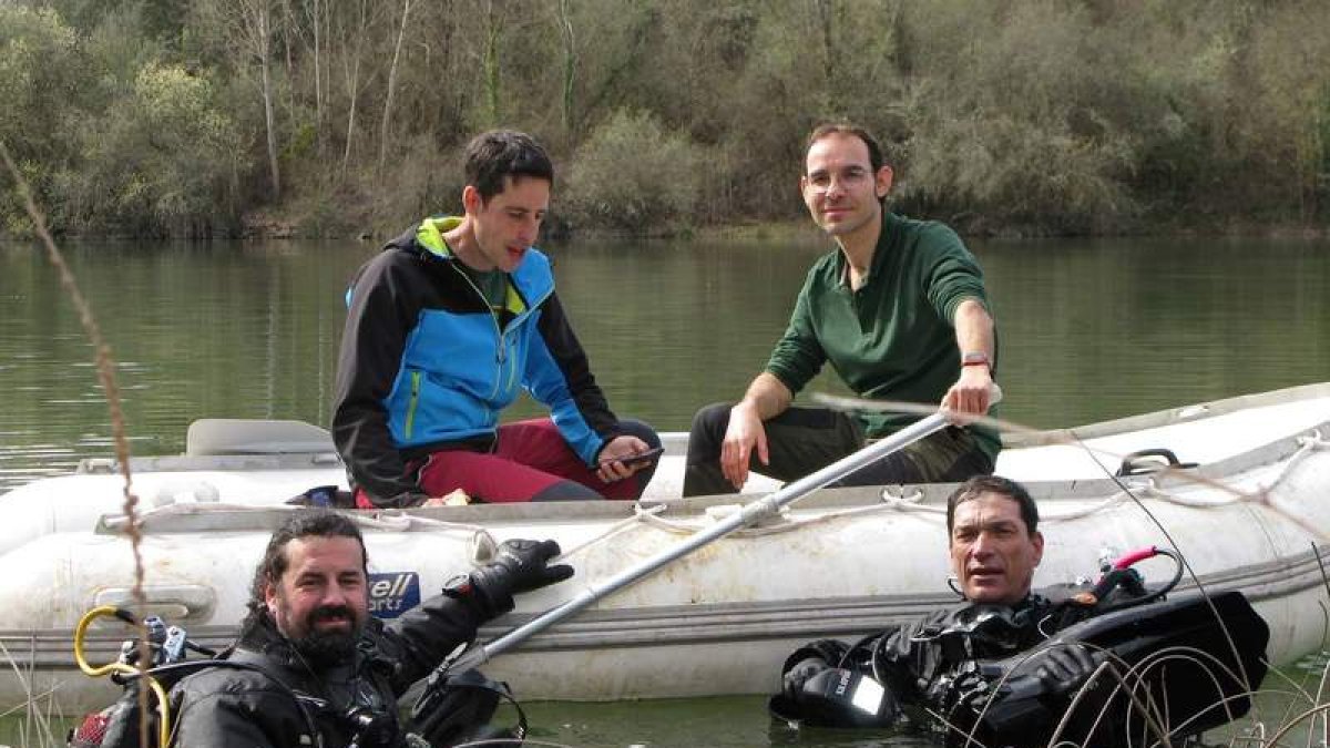 Durante la actividad, se detectó la presencia de quelonios invasores adaptados. En las siguientes fotografías se puede observar un macho de tortuga de florida con principios de melanismo (color negro).