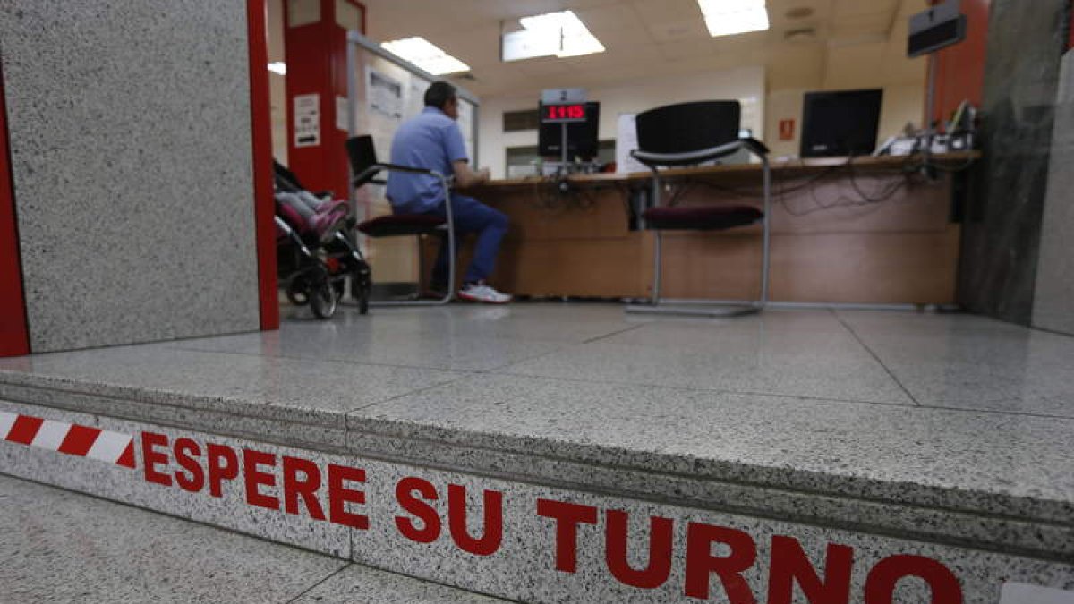 Una de las oficinas del servicio público de empleo en León. JESÚS F. SALVADORES