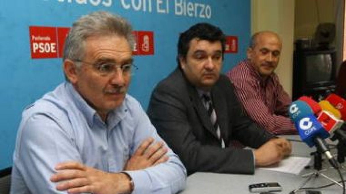 Santiago Rodríguez, en foto de archivo, junto a José Luis Ramón y Manuel Ángel Rey.