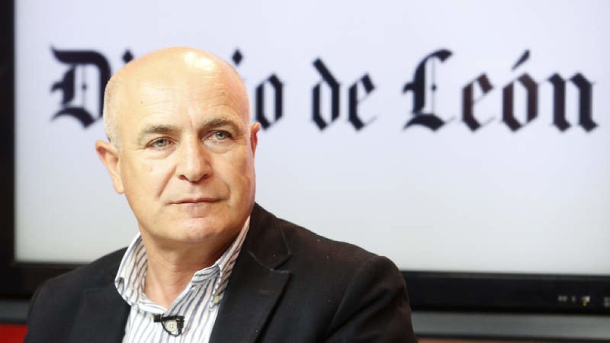 José Antonio Turrado respondió a las preguntas de La 8 y Diario de León. FERNANDO OTERO PERANDONES