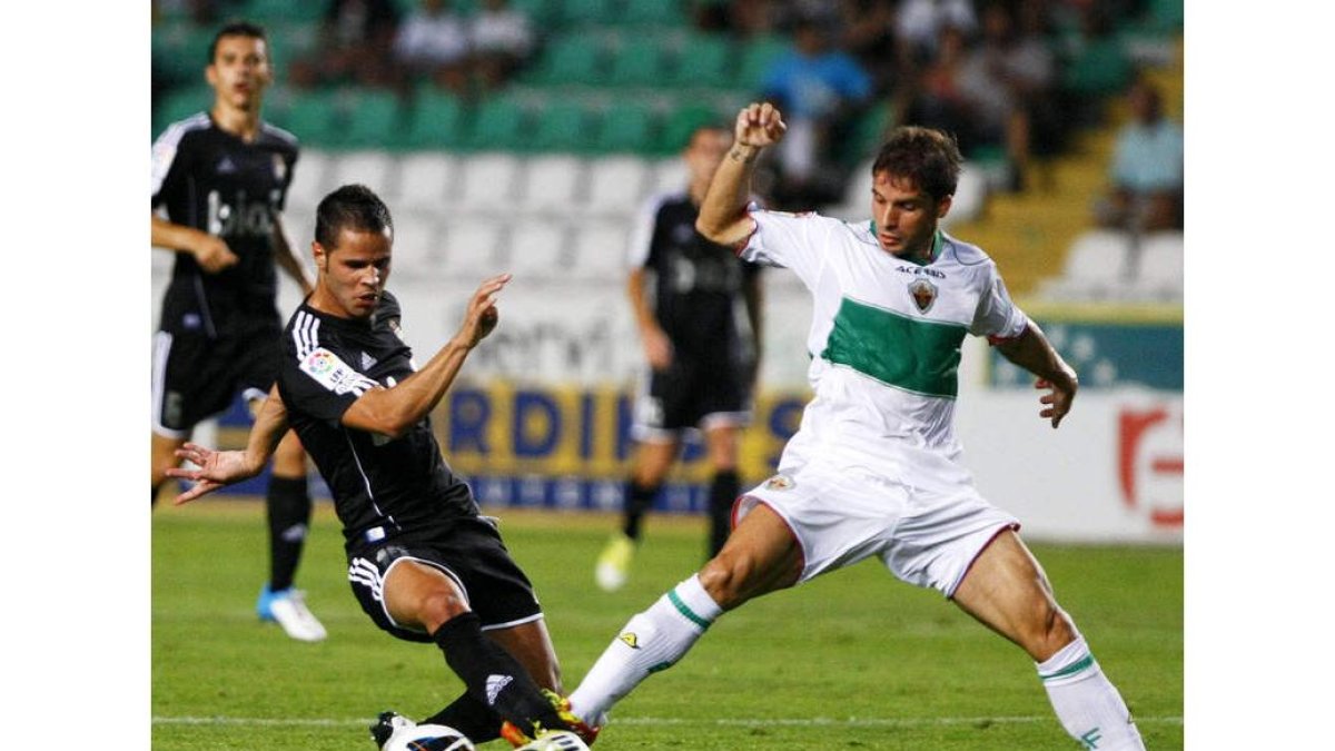 La Deportiva empezó la Liga 2012-2013 con una derrota en el Martínez Valero ante el Elche.