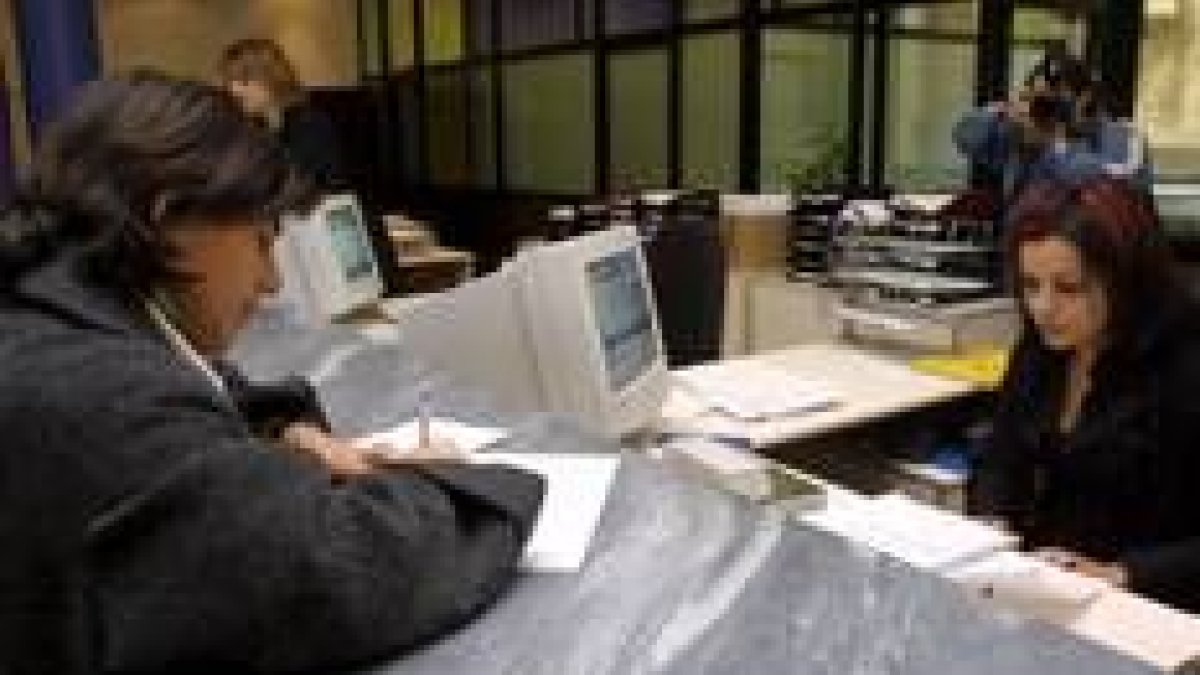 Una imagen de archivo de las dependencias de atención al público del Ayuntamiento de Ponferrada