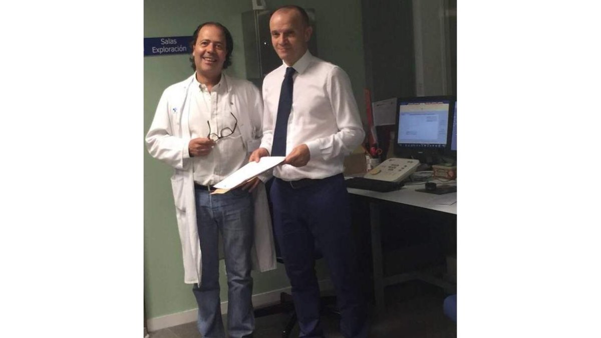 Fernández-Vázquez y González Juanatey, en el Hospital de León