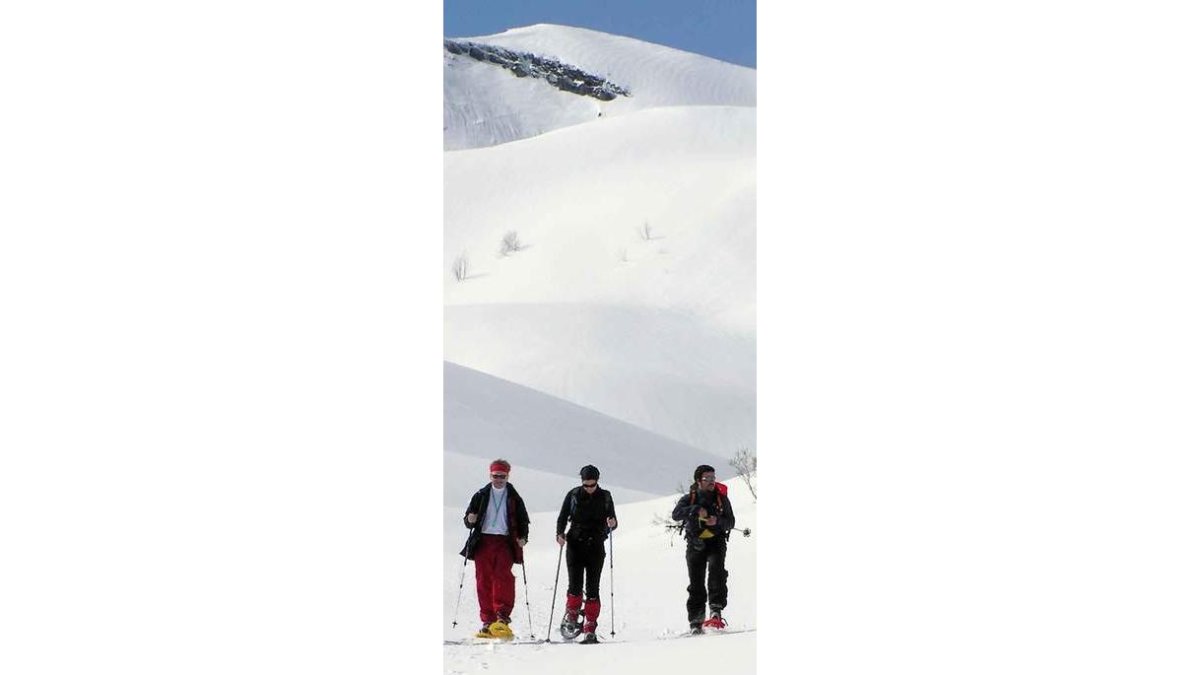 Durante todo el mes, Guheko tiene programadas rutas, tanto diurnas como nocturnas, todos los fines de semana. Para concretar las fechas, solo hay que consultar los días disponibles en la página web www.guheko.com. Las reservas pueden formalizarse a través