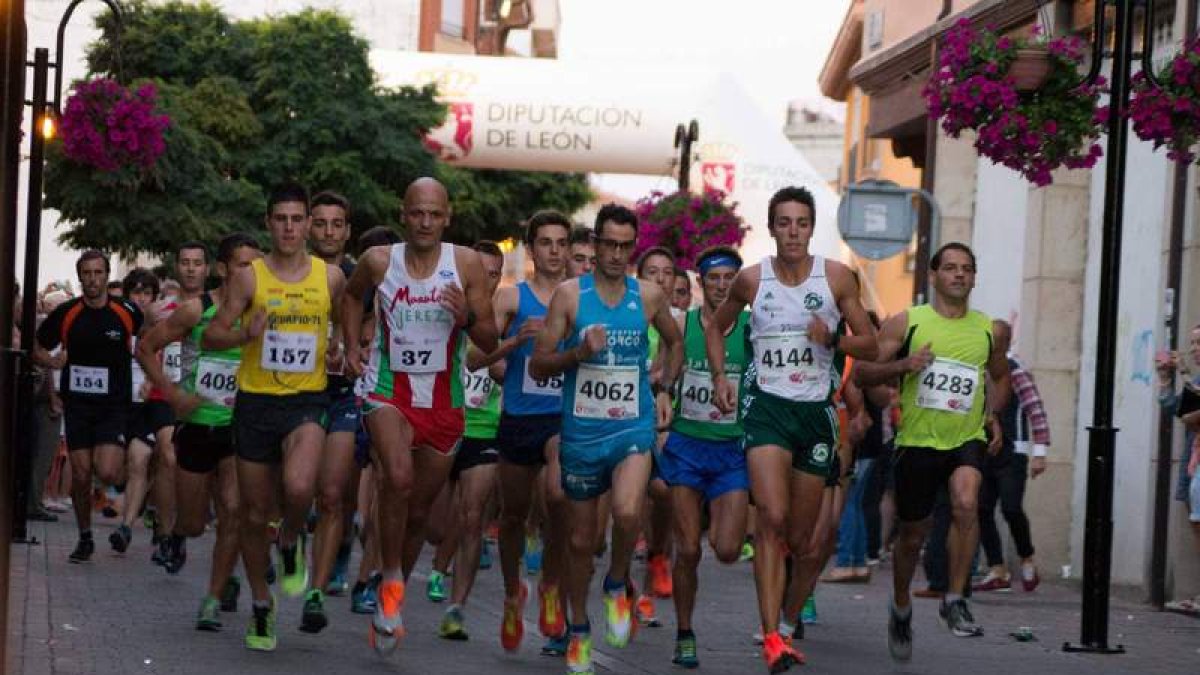 La Legua Nocturna Popular es una de las citas más importantes del verano en Santa María. DL