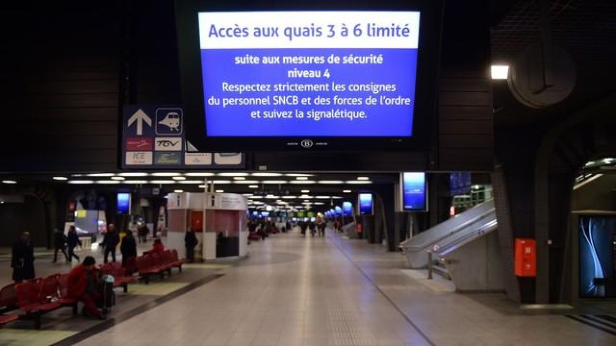 La principal estación de tren de Bruselas, vacía.