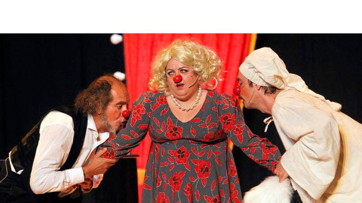 Una escena del simpático montaje ‘Smile’, de la compañía burgalesa Teatro de la Sonrisa, que hoy llega al Auditorio.
