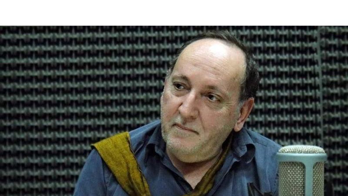 Imagen de archivo del escritor argentino Ernesto Mallo, que el viernes presenta su nueva novela en León.