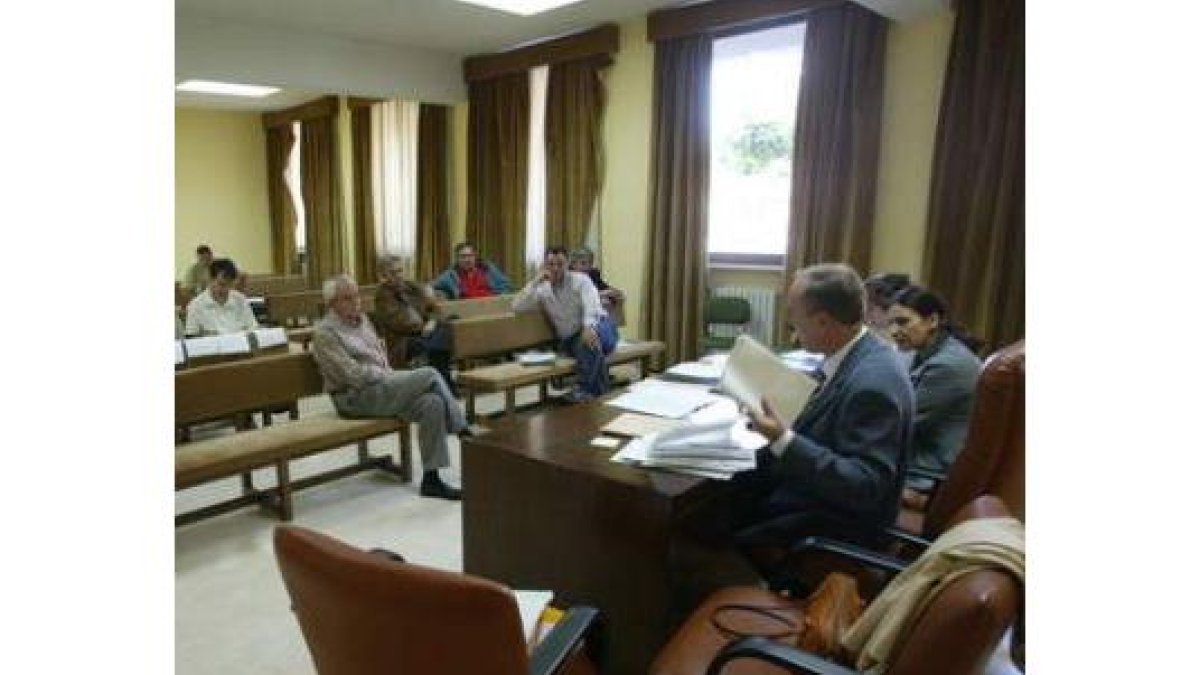 La Junta Electoral de Zona de Ponferrada revisa mañana las listas.
