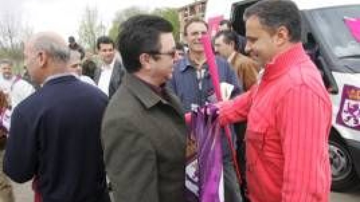 Joaquín Otero en Astorga, momentos antes de iniciarse la marcha