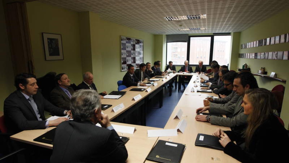 La junta directiva del Círculo Empresarial Leonés, en una imagen de archivo.