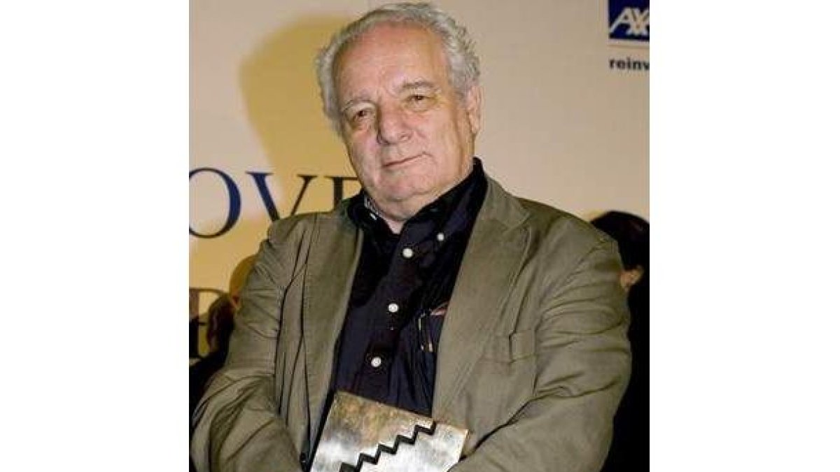 El escritor madrileño Javier Reverte.