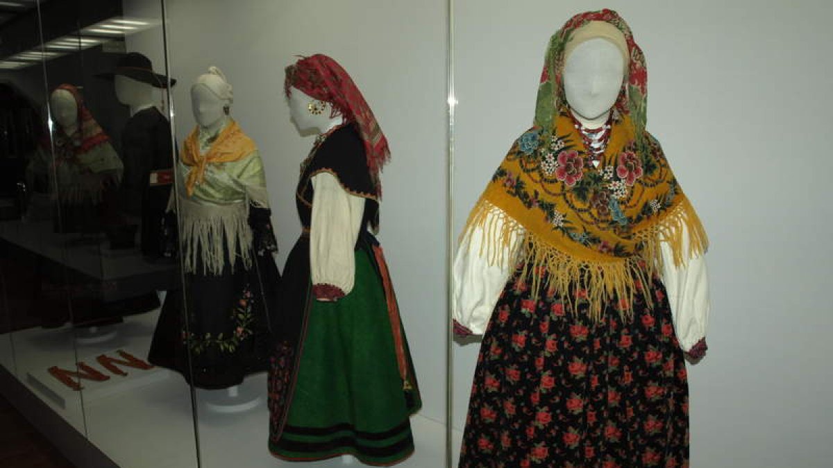 El museo Mitle acoge una de las mejores colecciones de indumentaria tradicional leonesa. MEDINA