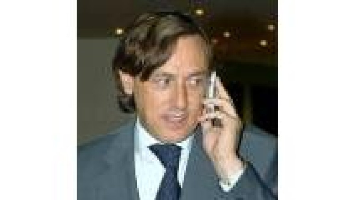 ... y Rubalcaba, supuéstamente, le arrojó una cerilla gestual