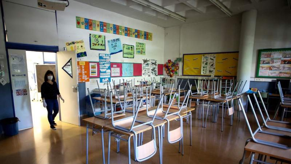 Las clases se mantienen online, aunque regresa la gestión administrativa a los colegios. QUIQUE GARCÍA