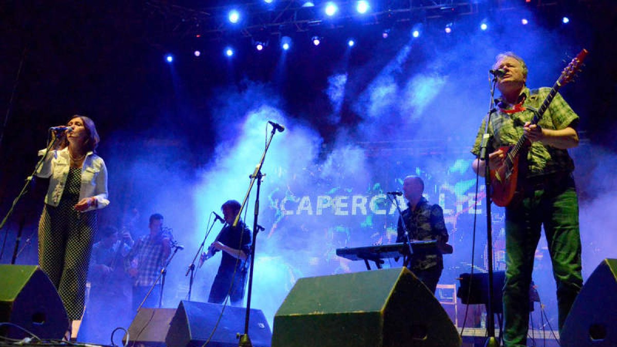 La banda escocesa Capercaille, que actuará en la plaza Mayor el sábado. EDUARDO PALOMO