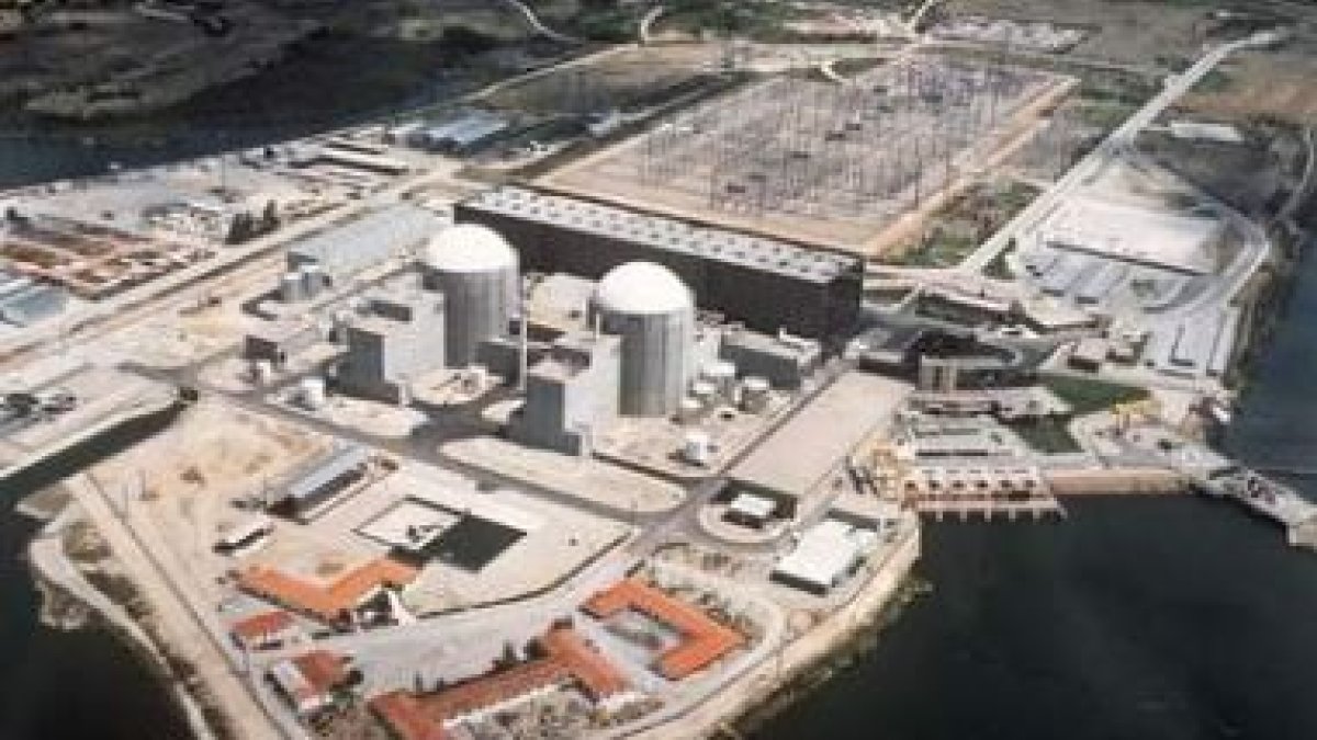 La Central Nuclear de Almaraz, en una fotografía de archivo de 1990.