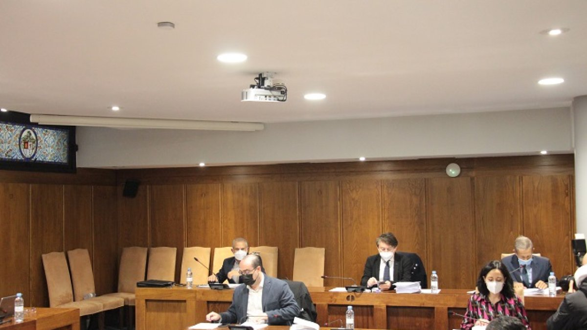 Un instante durante el  pleno del Ayuntamiento de Ponferrada. AYUNTAMIENTO DE PONFERRADA