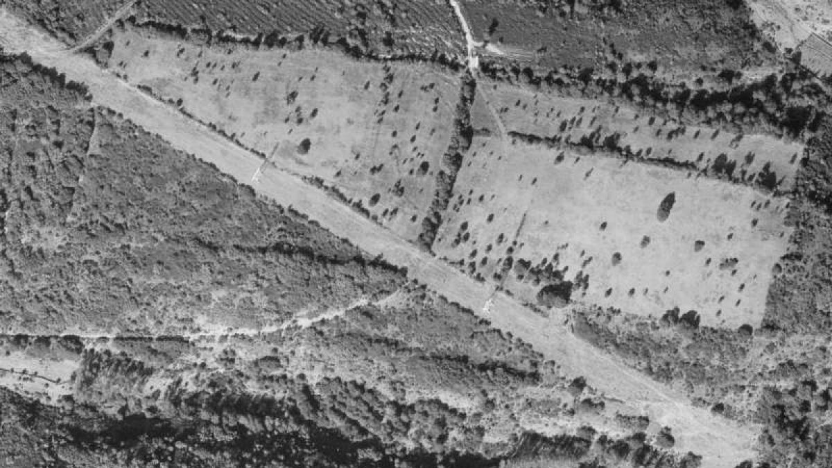 Vista aérea del campamento romano descubierto por José Luis Vicente González en Rabanal del Camino.